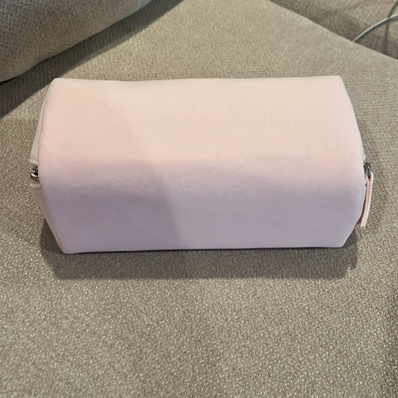 Kylie Cosmetics Lip Gloss - Mary Jo K Red - Picture 5 of 6